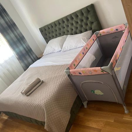 Apartman Didi-Free Parking Novi Sad Buitenkant foto