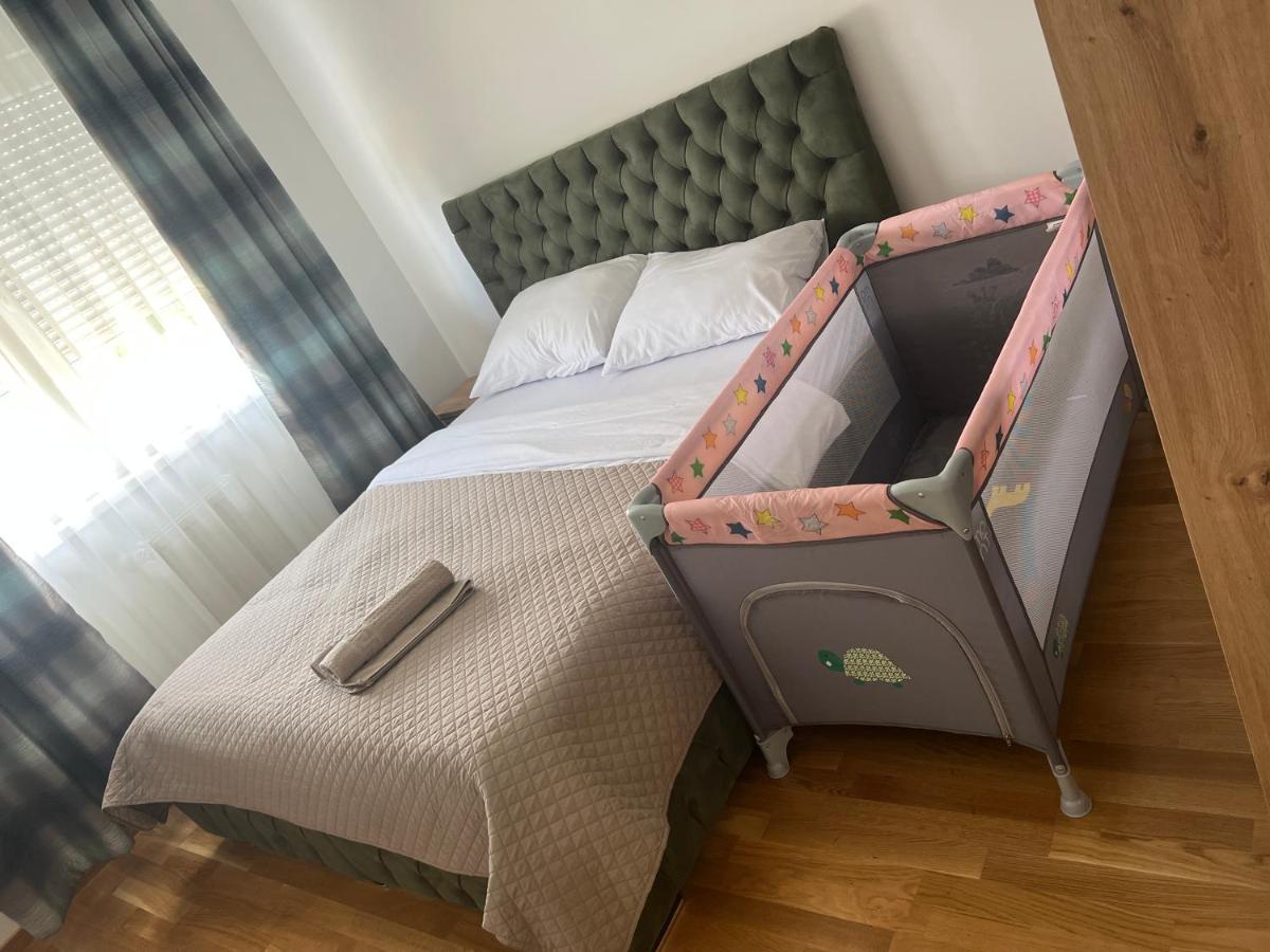 Apartman Didi-Free Parking Novi Sad Buitenkant foto